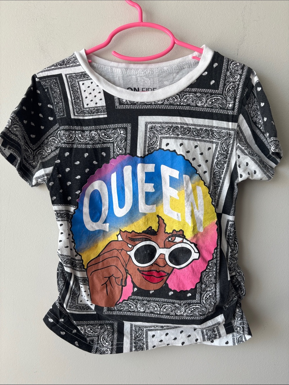 On Fire graphic art Queen girls shirt size 10